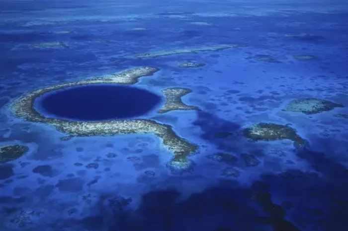 Framed Print : Aerial view of the Blue Hole, Lighthouse Reef, Belize, Central America Framed Print : Aerial view of the Blue Hole, Lighthouse Reef, Belize, Central America