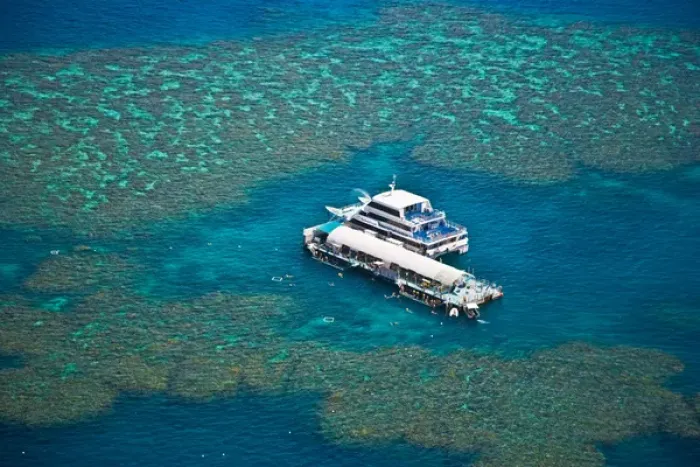 Framed Print : Aerial view of a tour boat docked at a pontoon at the Great Barrier Reef, Queensland