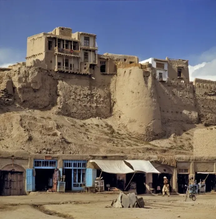 Framed Print : Afghanistan, Ghazni. In the old citys shadow, the bazaar opens for business in Ghazni Framed Print : Afghanistan, Ghazni. In the old citys shadow, the bazaar opens for business in Ghazni