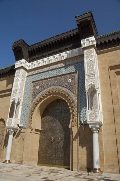 Framed Print : Africa, Morocco, Casablanca. Royal Palace entry, bronze door detail with ornate tile