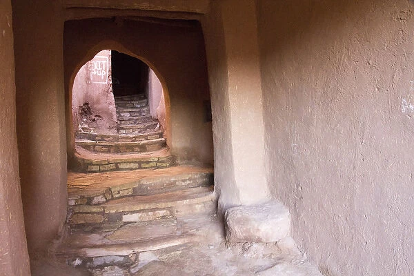 Africa, North Africa, Morocco, Souss-Massa-Draa, Ait Benhaddou. Narrow arched pathways