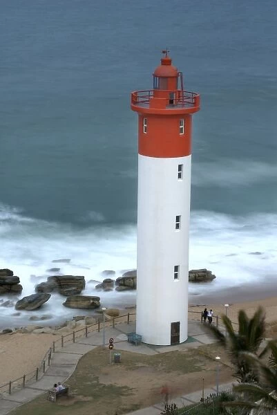Africa, South Africa, KwaZulu Natal, Durban, Umhlanga Rocks, beach and lighthouse (RF)