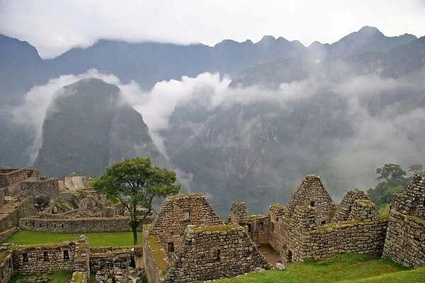 Americas, Peru, Machu PIcchu. The ancient citadel of Machu Picchu, a UNESCO World Heritage Site