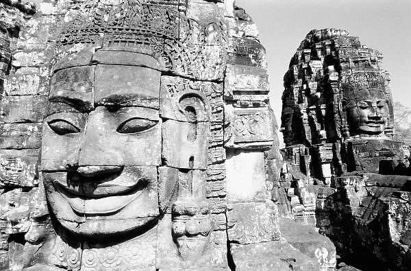Angkor Cambodia, Heads The Bayon
