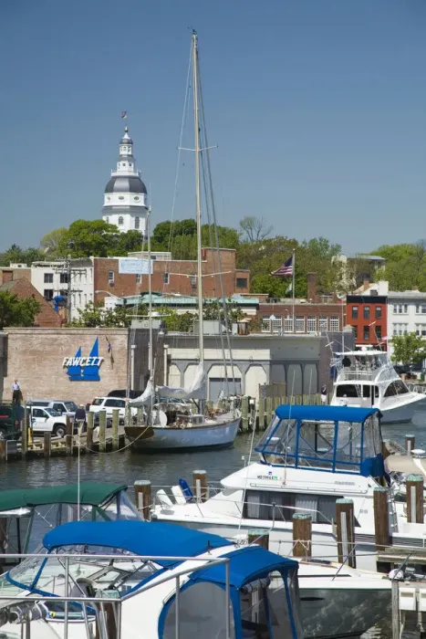 Framed Print : Annapolis city docks, with historic State Capitol Building in distance (also known as State House)
