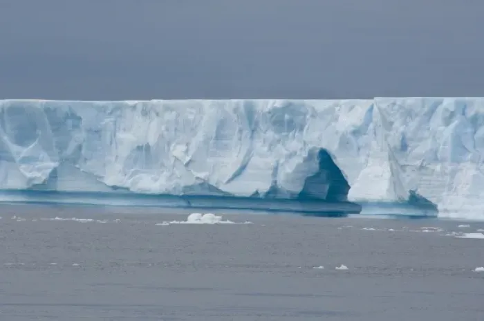 Framed Print : Antarctica, Antarctic Penninsula, Antarctic Sound. Tabular icebergs Framed Print : Antarctica, Antarctic Penninsula, Antarctic Sound. Tabular icebergs