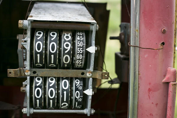 Antique gas pump counting machine, Tucumcari, New Mexico, USA. Route 66