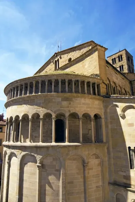 Framed Print : Apse of Pieve of Santa Maria, Piazza Vasari, Arezzo, Tuscany, Italy Framed Print : Apse of Pieve of Santa Maria, Piazza Vasari, Arezzo, Tuscany, Italy