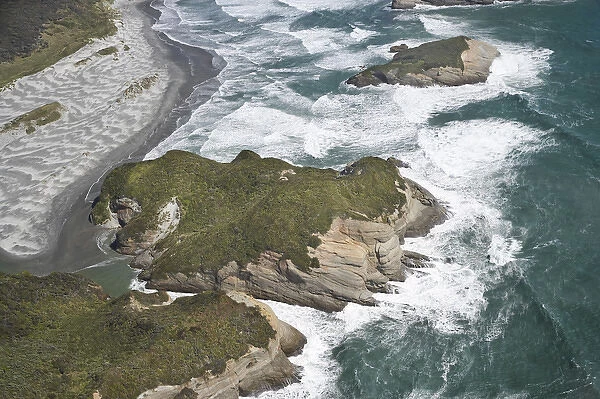 Archway Islands, Wharariki Beach, south of Cape Farewell, NW Nelson Region, South Island