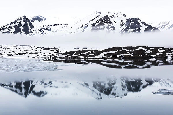 Arctic, Norway, Svalbard, Spitsbergen, Monaco glacier, Reflections of mountains