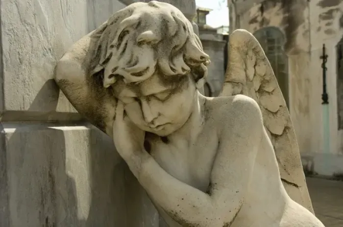 Framed Print : Argentina. Buenos Aires. Recoleta. Recoleta cemetery. Angel decorating a vault