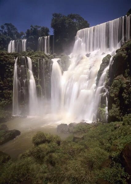 Argentina, Igwazu Falls, Falls, Salto Bossetti thunders into the river below