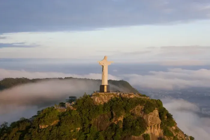 Framed Print : The Art Deco statue of Jesus, known as Cristo Redentor (Christ the Redeemer)