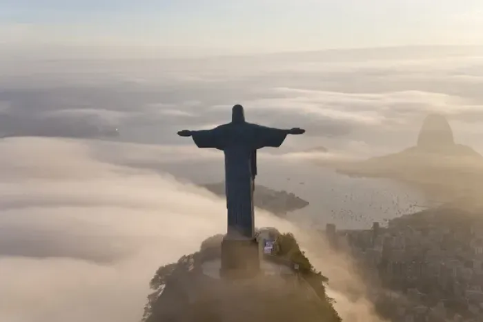 Framed Print : The Art Deco statue of Jesus, known as Cristo Redentor (Christ the Redeemer)