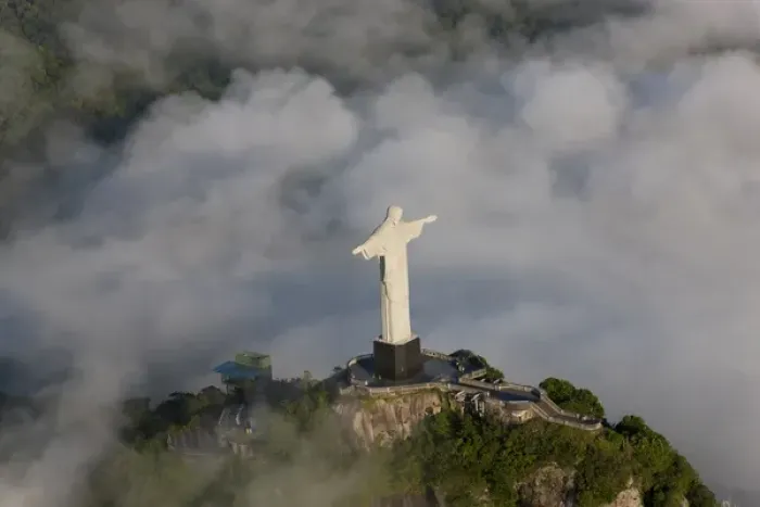 Framed Print : The Art Deco statue of Jesus, known as Cristo Redentor (Christ the Redeemer)