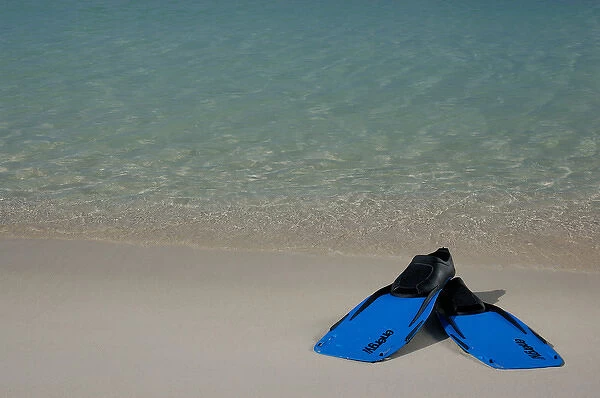 01. Aruba, Renaissance Island, blue snorkeling fins