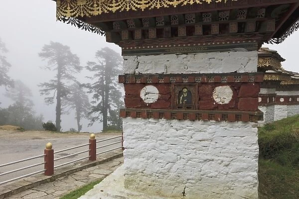 Asia, Bhutan. Stupa at the Dochum La pass on the road between Thimphu and Pinakha