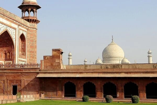 Asia, India, Uttar Pradesh, Agra. The Taj Mahal. A UNESCO World Heritage Site. A