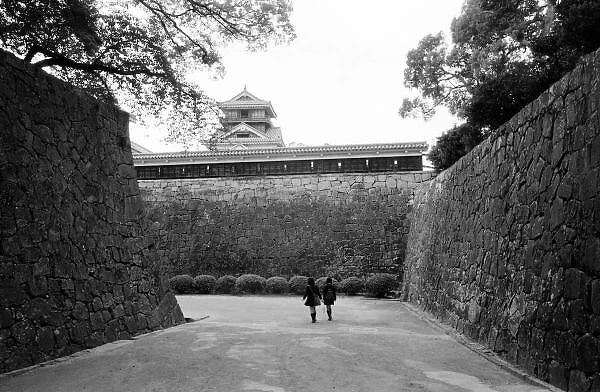 Asia, Japan, Kumamoto. Main walkway and moat, Kumamoto, jo Castle