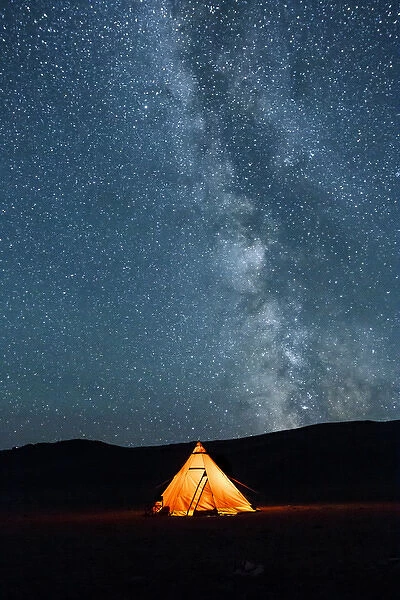 Asia, Mongolia, Western Mongolia, Khovd Province, Gashuun Suhayt. River valley. Tent with stars