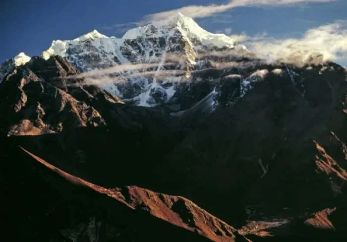 Framed Print : Asia, Nepal, Sagarmatha NP. Fierce winds cause snow plumes on Tawache Peak, part of Sagarmatha NP Framed Print : Asia, Nepal, Sagarmatha NP. Fierce winds cause snow plumes on Tawache Peak, part of Sagarmatha NP