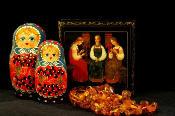 Framed Print : Asia, Russia. Typical Russian handicrafts. Traditional Matrushka (nesting) dolls Framed Print : Asia, Russia. Typical Russian handicrafts. Traditional Matrushka (nesting) dolls