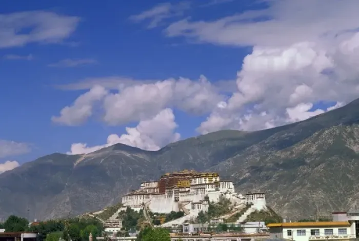 Framed Print : Asia, Tibet, Lhasa. Potala Palace and mountains Framed Print : Asia, Tibet, Lhasa. Potala Palace and mountains