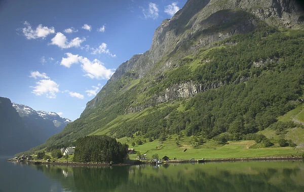 Aurland fjord  /  Naeroy Fjord between Flam and Gudvagan is situated in the innermost