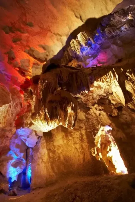 Framed Print : Australia, New South Wales, Jenolan Caves, Blue Mountains, Coloured Lights, Lucas Cave Framed Print : Australia, New South Wales, Jenolan Caves, Blue Mountains, Coloured Lights, Lucas Cave