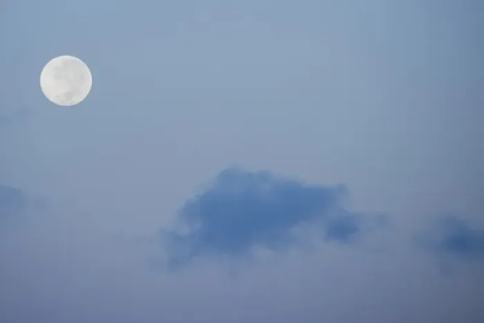 Framed Print : Australia, Northern Territory, Darwin. Full moon, moonrise with blue sky