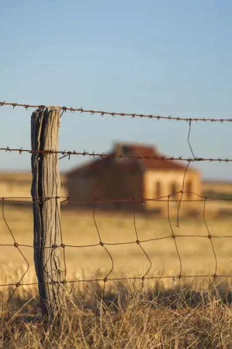 Framed Print : Australia, South Australia, Burra, former copper mining town, abandoned homestead