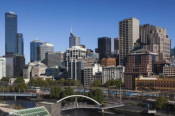 Australia, Victoria, VIC, Melbourne, skyline along the Yarra River towards Rialto Towers