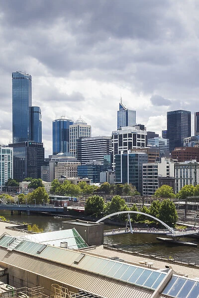 Australia, Victoria, VIC, Melbourne, skyline along the Yarra River towards Rialto Towers