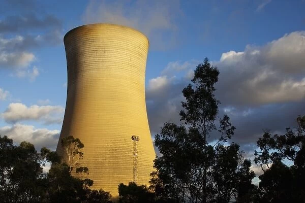 Australia, Victoria, Yallourn, Steam rises from cooling towers at coal-fired Tru