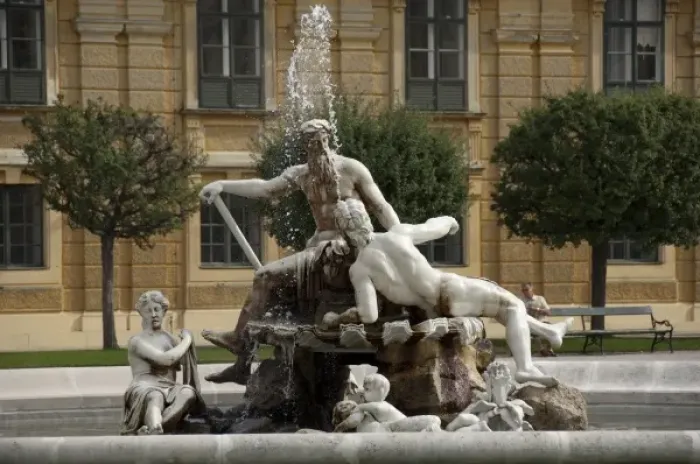 Framed Print : Austria, Vienna. Maria Theresas baroque Schonbrunn Palace, fountain. UNESCO