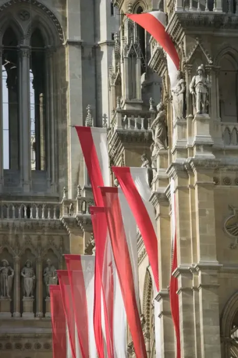 Framed Print : AUSTRIA-Vienna: Neues Rathaus / New Vienna Town Hall / Detail Rathausplatz Framed Print : AUSTRIA-Vienna: Neues Rathaus / New Vienna Town Hall / Detail Rathausplatz