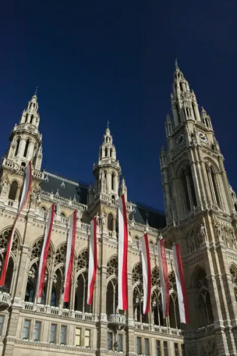 Framed Print : AUSTRIA-Vienna: Neues Rathaus / New Vienna Town Hall / Detail Rathausplatz Framed Print : AUSTRIA-Vienna: Neues Rathaus / New Vienna Town Hall / Detail Rathausplatz