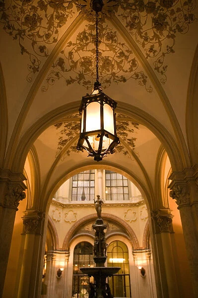 AUSTRIA-Vienna: Palais Ferstel  /  Shopping Gallery Interior