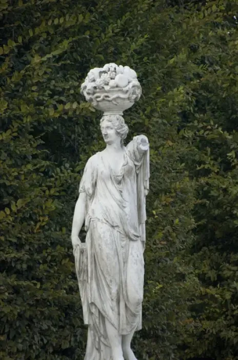 Framed Print : Austria, Vienna. Schonbrunn Palace (aka Schlob Schonbrunn), Imperial Gardens, statue Framed Print : Austria, Vienna. Schonbrunn Palace (aka Schlob Schonbrunn), Imperial Gardens, statue
