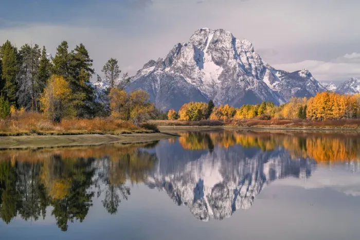 Framed Print : Autumn view of Mt. Moran and reflection, Oxbow Bend, Grand Teton National Park, Wyoming Framed Print : Autumn view of Mt. Moran and reflection, Oxbow Bend, Grand Teton National Park, Wyoming