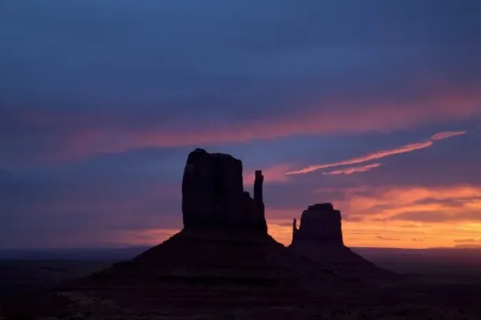 Framed Print : AZ, Monument Valley, The Mittens, at sunrise Framed Print : AZ, Monument Valley, The Mittens, at sunrise