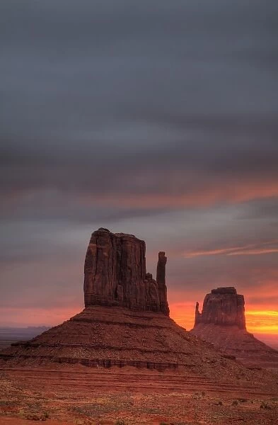 AZ, Monument Valley, The Mittens, at sunrise