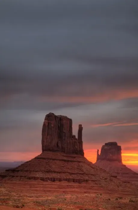 Framed Print : AZ, Monument Valley, The Mittens, at sunrise Framed Print : AZ, Monument Valley, The Mittens, at sunrise