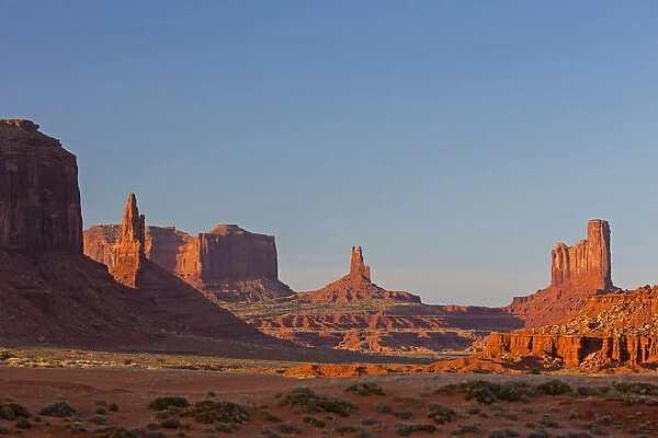 AZ, Monument Valley, view from Valley Drive at sunset
