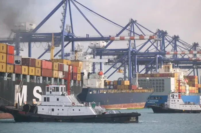 Framed Print : BAHAMAS-Grand Bahama Island-Freeport: Port of Freeport: Container Cargo Ship Framed Print : BAHAMAS-Grand Bahama Island-Freeport: Port of Freeport: Container Cargo Ship