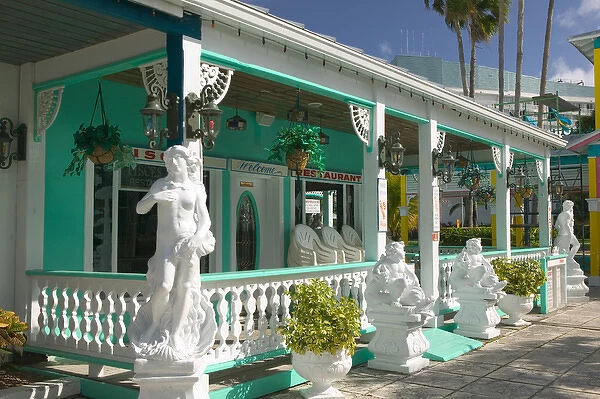 BAHAMAS-Grand Bahama Island-Lucaya: Port Lucaya Marketplace- Pisces Restaurant