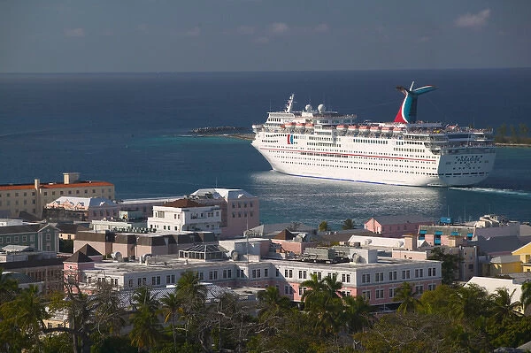 BAHAMAS-New Providence Island-Nassau: City View & Cruiseships from Water Tower