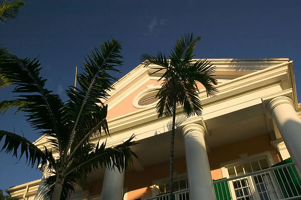 BAHAMAS-New Providence Island-Nassau: Nassau Colonial Architecture & Palms
