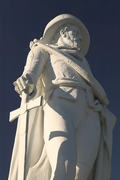 BAHAMAS-New Providence Island-Nassau: Government House-Statue of Christopher Columbus