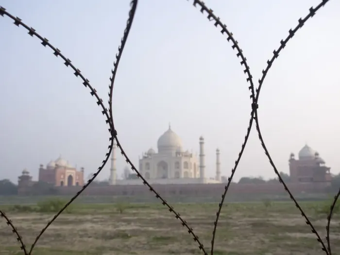 Framed Print : Barbed wire fence in front of Taj Mahal, Agra, Uttar Pradesh, India